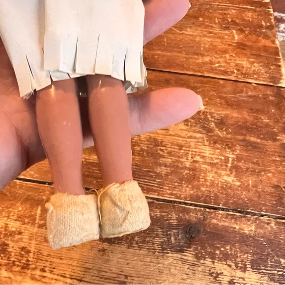 Native American doll - Picture 4 of 5